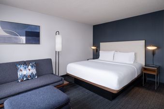 Courtyard Salt Lake City Airport 1 King Guest Room