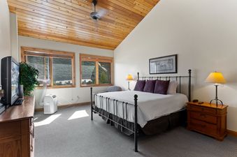 Trail's End Lodge 305