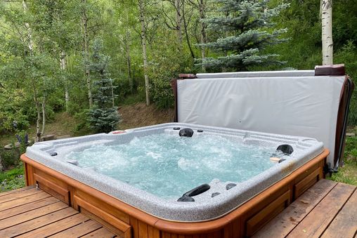Private Outdoor Hot Tub