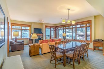 Capitol Peak Lodge 3302