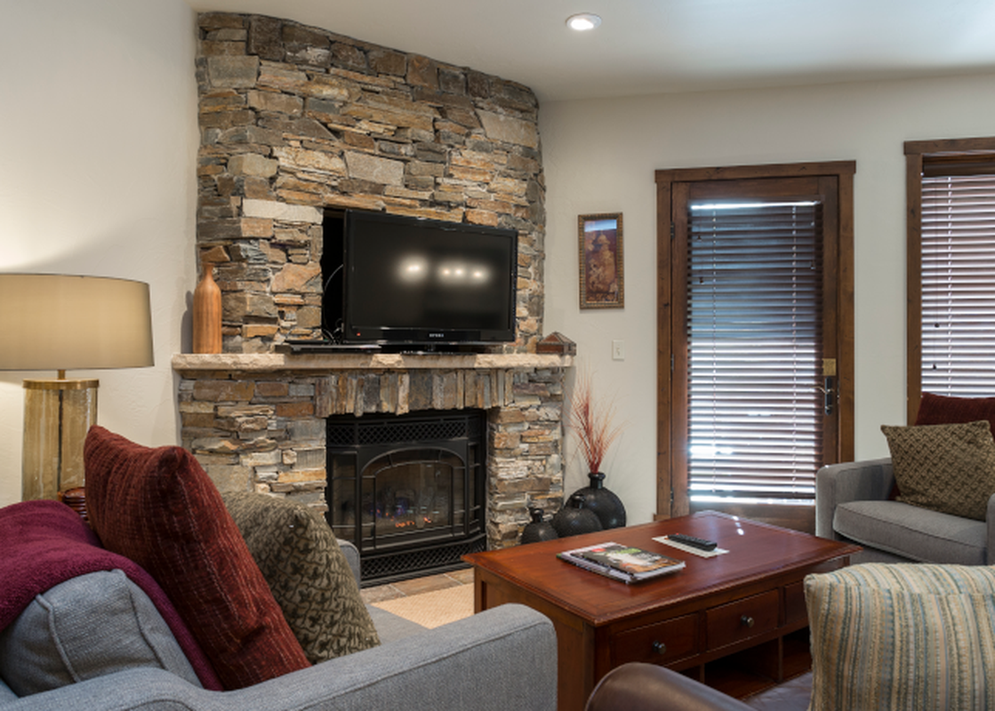 Silver Baron Lodge 2 Bedroom Condo with Spa