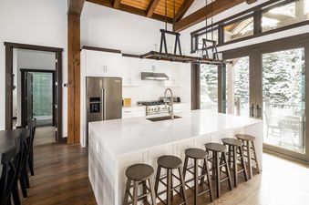 ComingSoon!360Chalet 190088