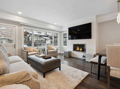 02 Lodge Tower 278 1BR
