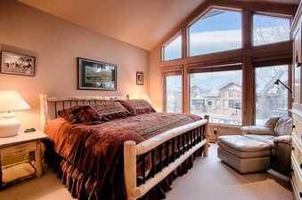 One Breckenridge Place 32
