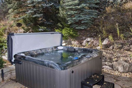 Private Outdoor Hot Tub