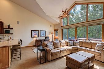One Breckenridge Place 16