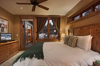 07 King or 2 Twin Bedroom