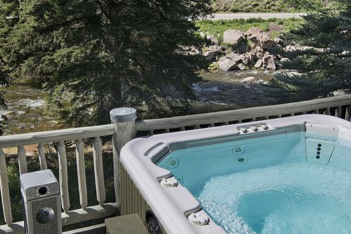 Private Outdoor Hot Tub
