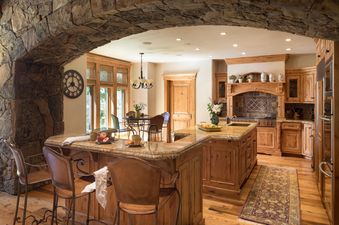 05 Granite Creek Escape Kitchen