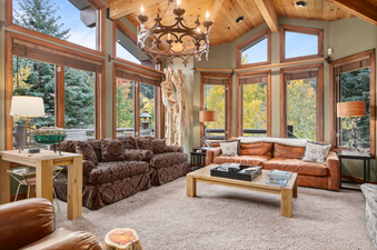 Trails End Lodge 13