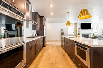 09 Kitchen