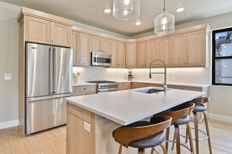 Mayflower Lakeside B5 203