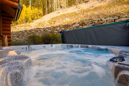 Private Outdoor Hot Tub