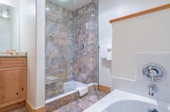 Bear Creek Lodge 203C