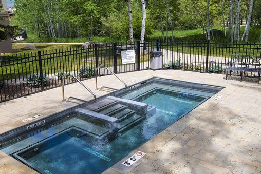 Outdoor Community Hot Tub