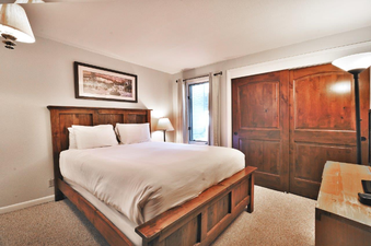 Queen Bedroom