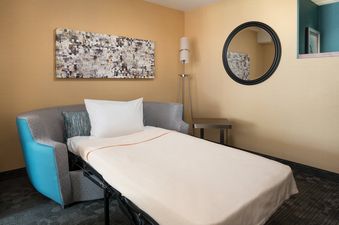 Courtyard Glenwood Springs 2 Queen Suite