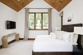 08 Forest Lane Contemporary