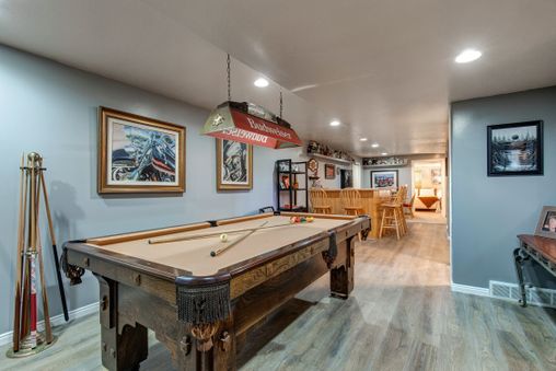 Games Room with Pool Table