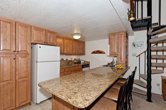 Crestwood One Bedroom Loft Standard