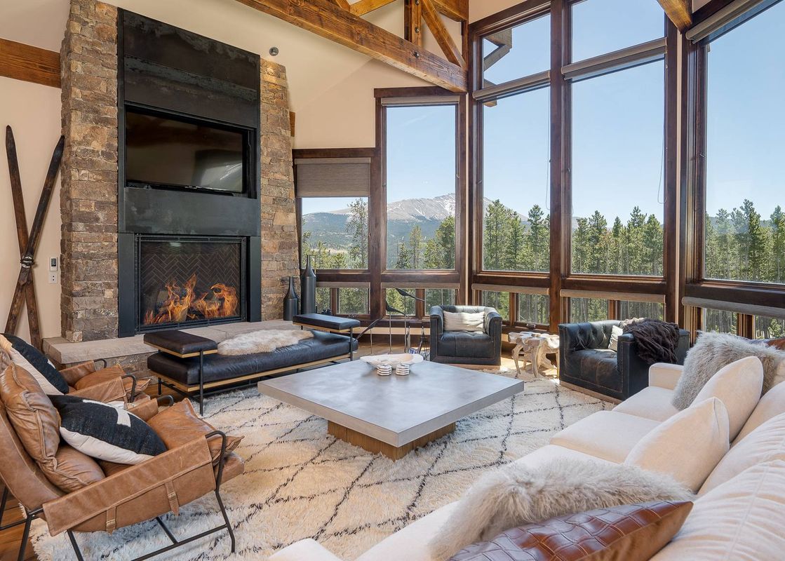 04 Great Room Fireplace