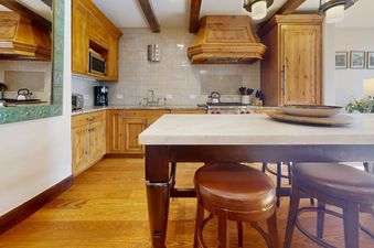 landmark207kitchen1 252913