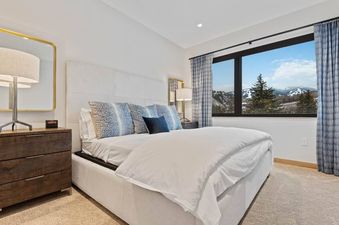 Riverfront Lodge 208