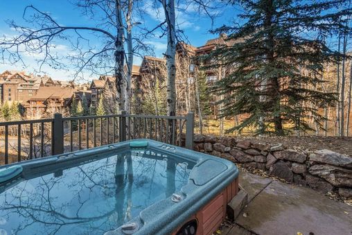 Outdoor Private Hot Tub