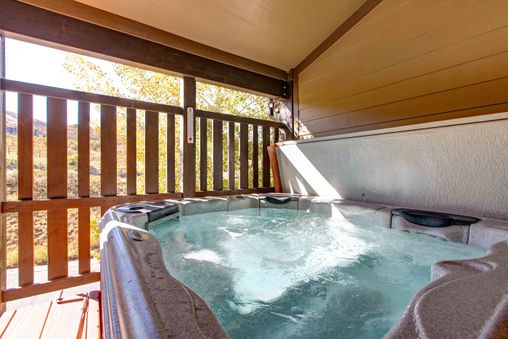 Private Outdoor Hot Tub