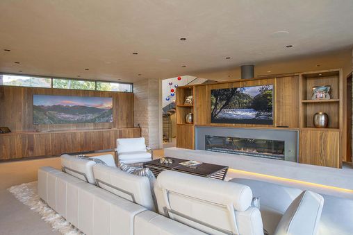 Fireplace in Hearthroom