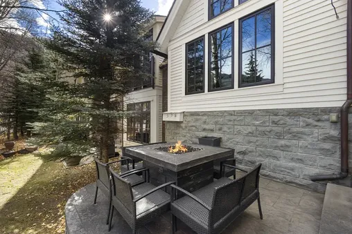 Outdoor Fire Pit