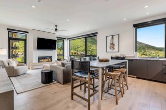 Electric Pass Lodge 202