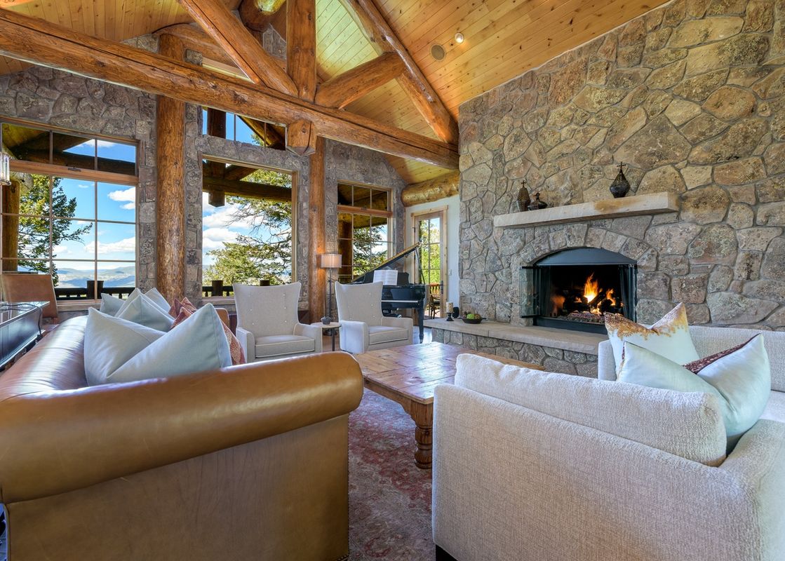Castle Ridge Above Red Sky Ranch Living Room