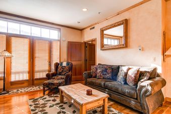 Lift Lodge 203