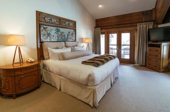 Stein Eriksen Lodge Luxury King Room