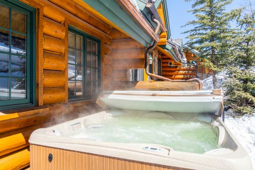 Hot tub (Private)