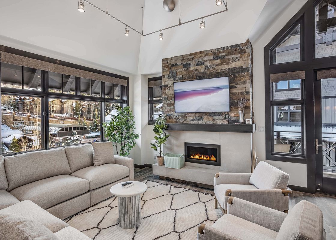 Capitol Peak Lodge 3512