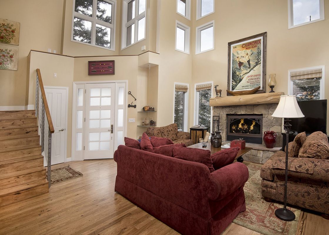 01 Vermont Road Chalet Living Room