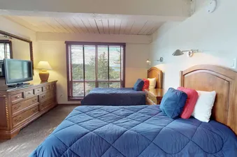 02 Bedroom