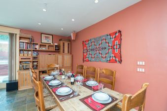A formal dining table setting at Diamondtooth 3.