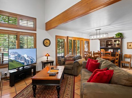 Deer Lake Village 2478