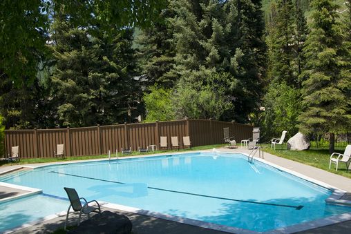 Outdoor Community Pool (Summer) and Hot Tub