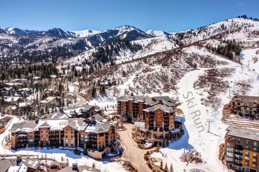 Ski In/Ski Out