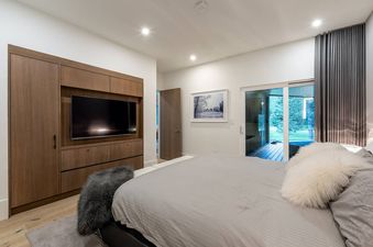 14 Stellar Jay Chalet
