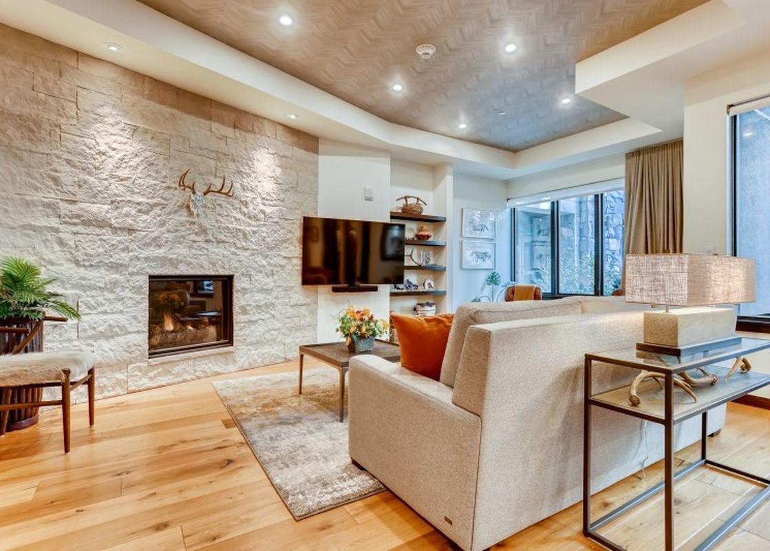 01 LIving Room