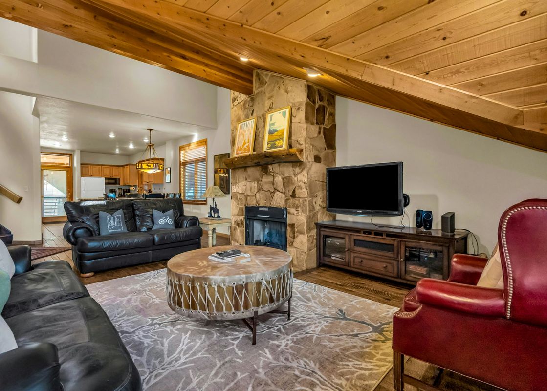 Ski House on Lowell Living room