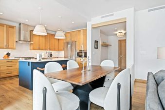 04 Riverfront Lodge 206