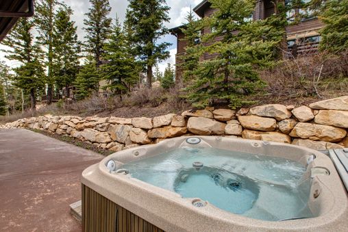 Private Outdoor Hot Tub