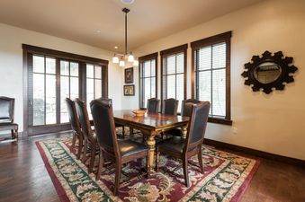 09 Silver Star 44 Dining Area
