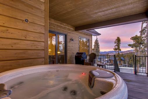 Private Outdoor Hot Tub